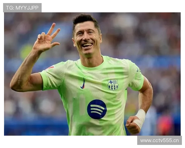 莱万多夫斯基在拜仁体系中的作用解析：终结点如何被最大化