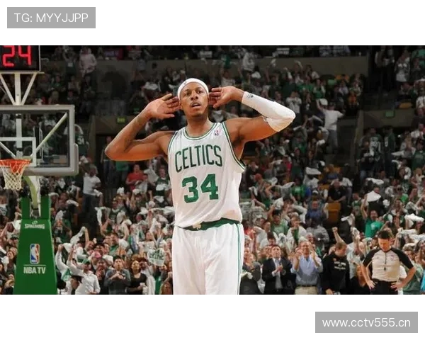 保罗·皮尔斯关键时刻单打提升效率显著 拉开与队友得分差距